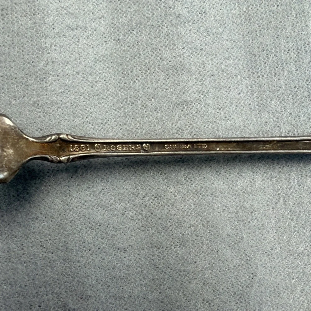 1881 Rogers‎ Silverplate Scalloped Sugar/Serving Spoon & Pickle Fork